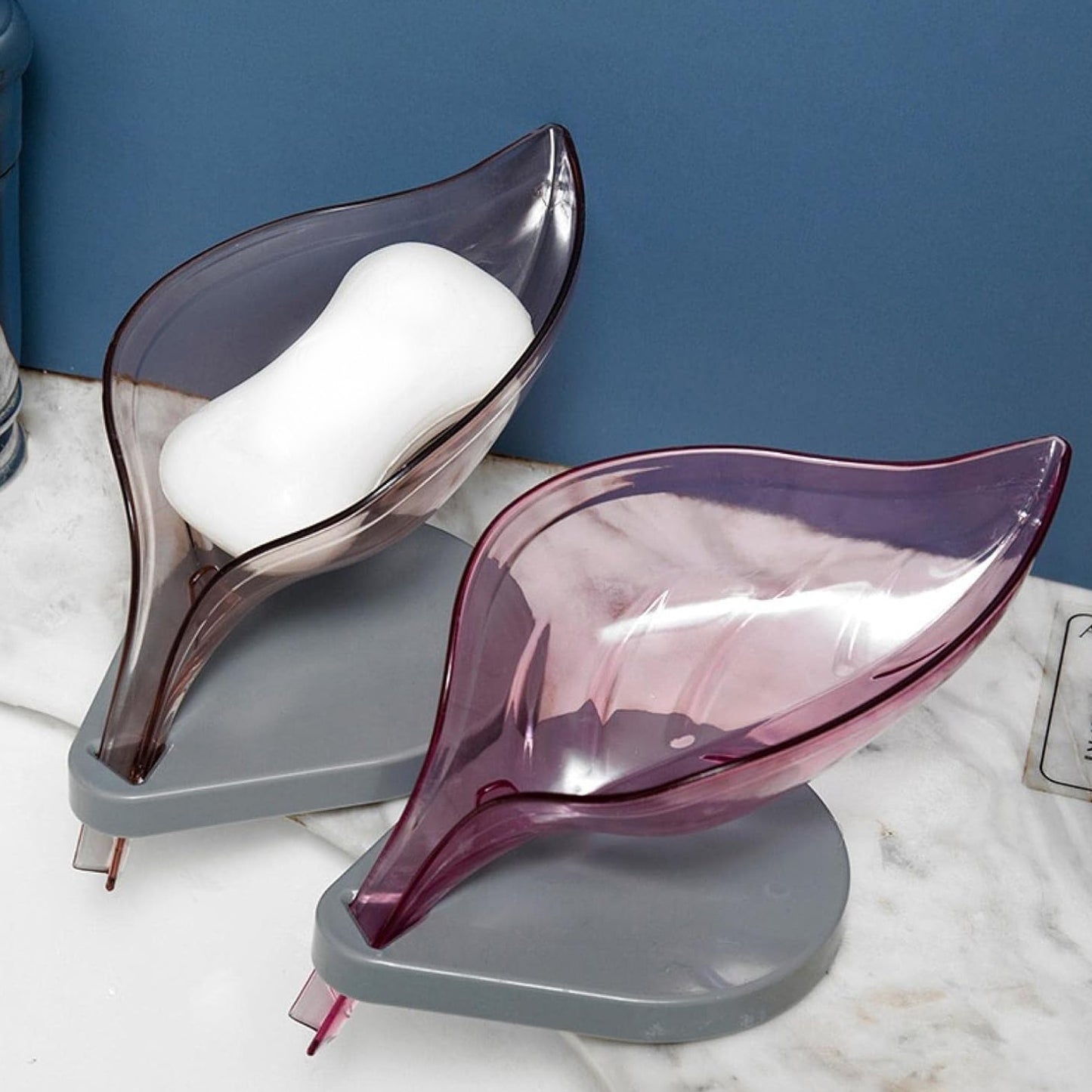 Self-Draining Leaf Soap Tray with Suction Cup – Plastic Soap Box for Bathroom & Kitchen Sink (1 Pc)